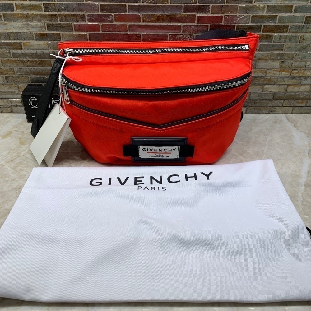 Givenchy  Atelier Nylon Leather-Trim Belt Bag - Picture 5 of 10